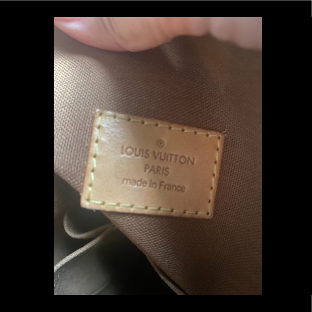 Louis Vuitton Handbag - Picture 7 of 12